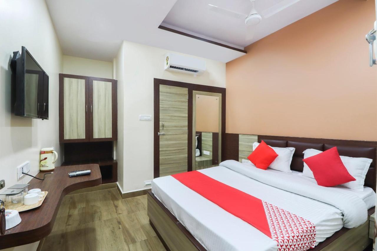 Capital O Hotel 7Th Heaven Jamshedpur Exterior foto