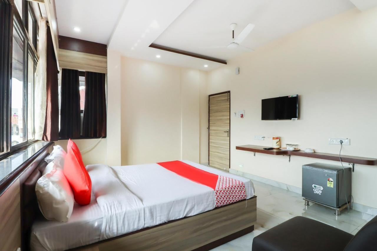 Capital O Hotel 7Th Heaven Jamshedpur Exterior foto