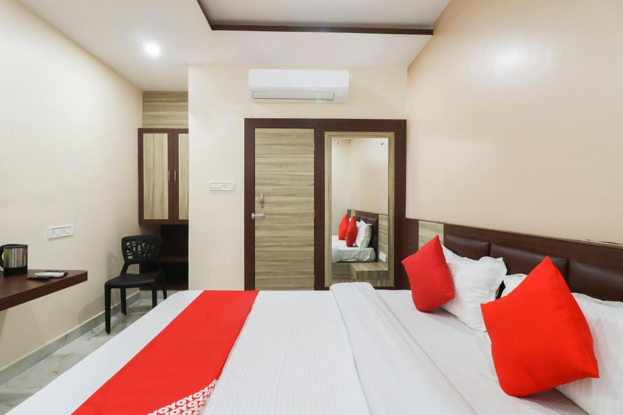 Capital O Hotel 7Th Heaven Jamshedpur Exterior foto