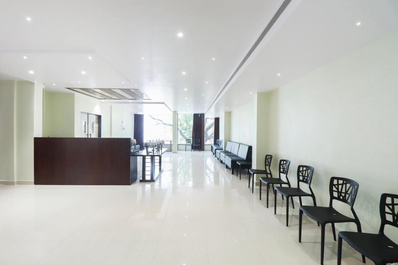 Capital O Hotel 7Th Heaven Jamshedpur Exterior foto