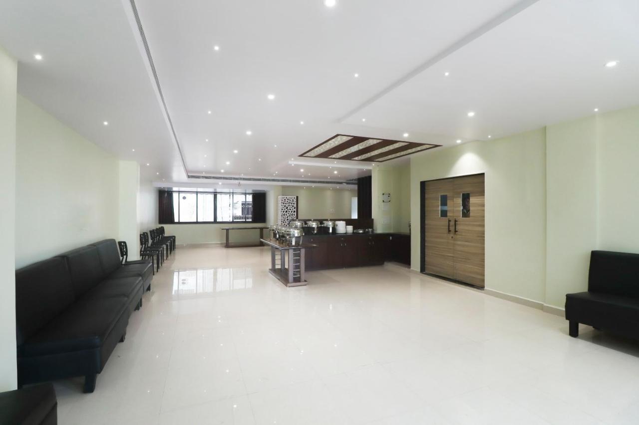 Capital O Hotel 7Th Heaven Jamshedpur Exterior foto